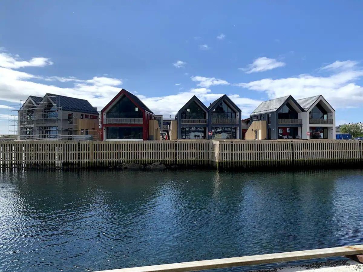 Stor Moderne Leilighet I Henningsvaer, 70 Kvm Henningsvær Exterior foto