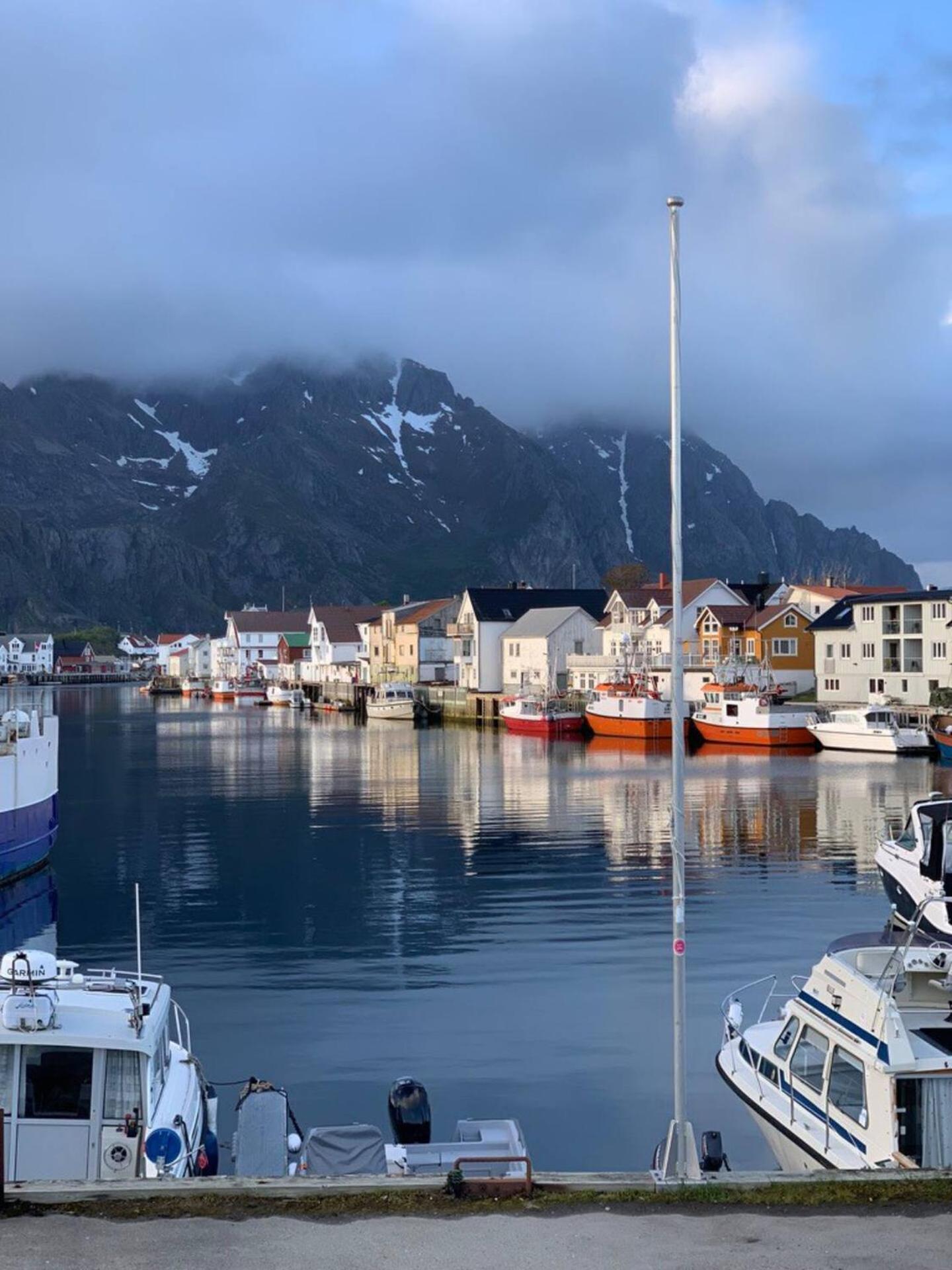 Stor Moderne Leilighet I Henningsvaer, 70 Kvm Henningsvær Exterior foto